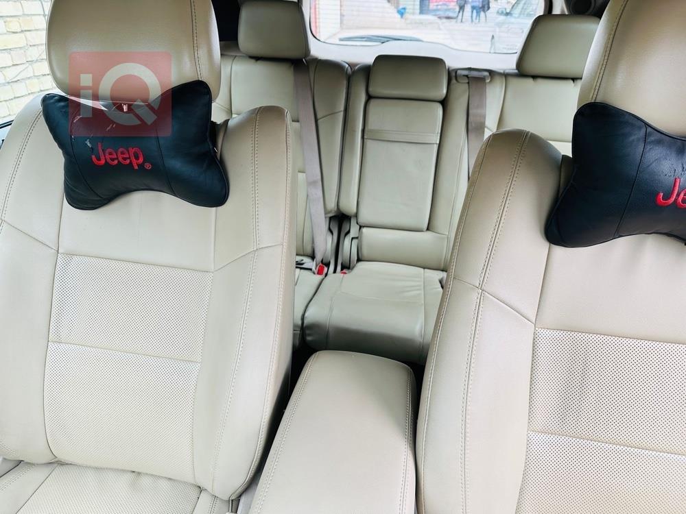 جیپ گراند شیرۆکی